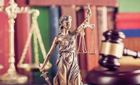 Адвокатские услуги