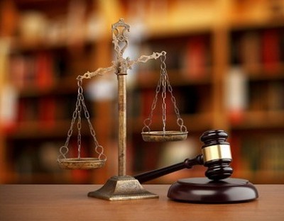 обвиняют в изнасиловании
